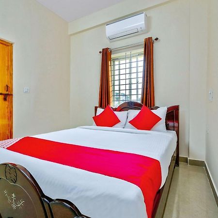 Отель Oyo 39837 Sri Anjaneya Residency Шимога Экстерьер фото