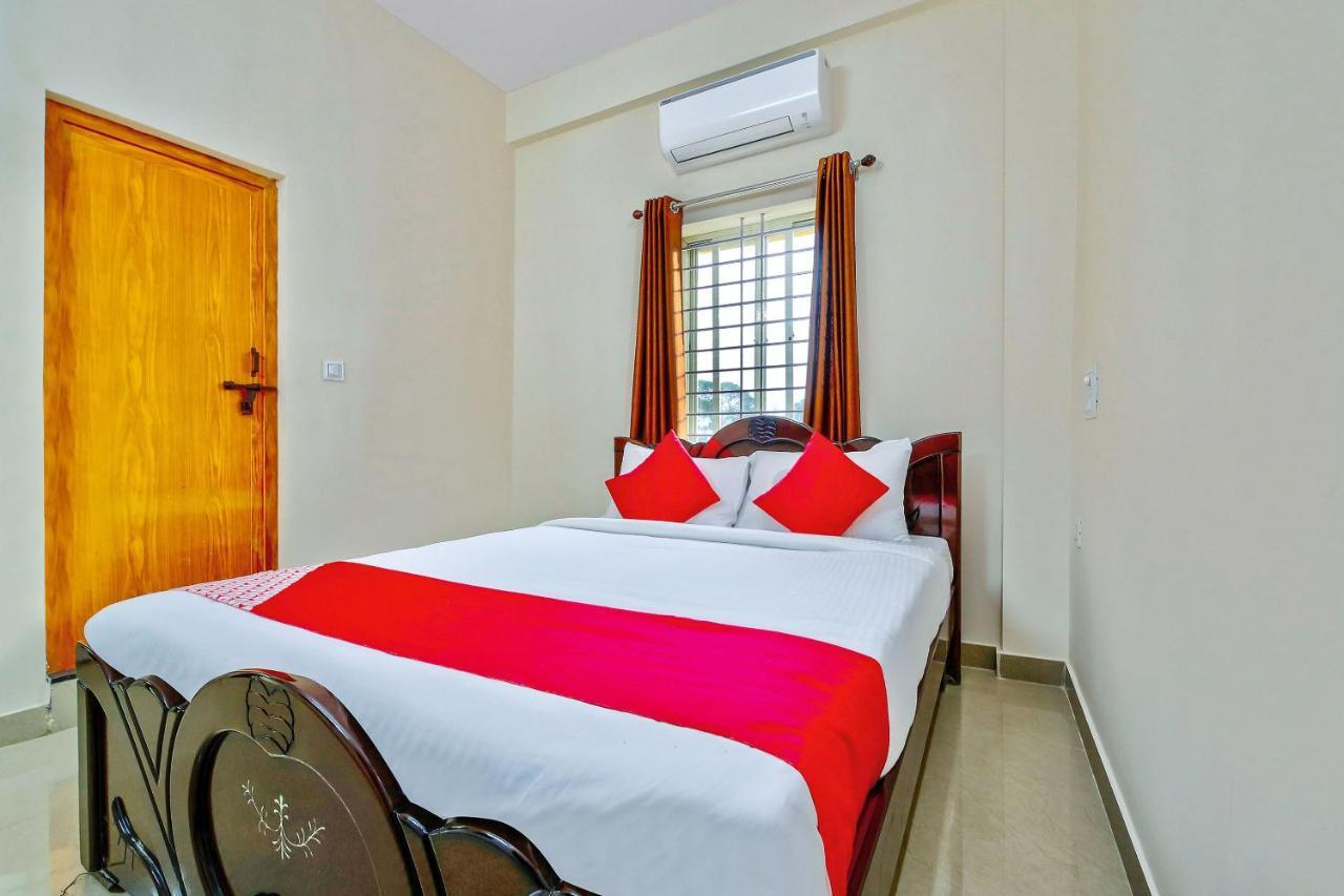 Отель Oyo 39837 Sri Anjaneya Residency Шимога Экстерьер фото
