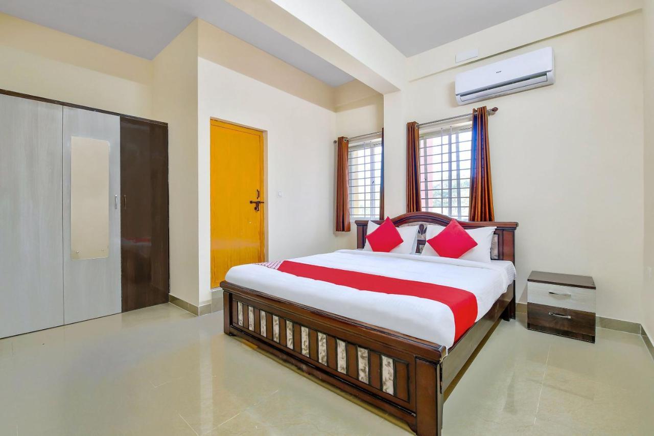 Отель Oyo 39837 Sri Anjaneya Residency Шимога Экстерьер фото