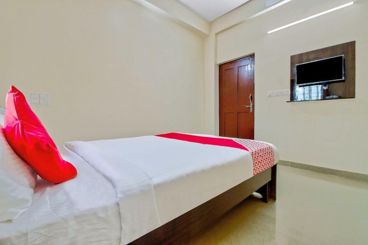 Отель Oyo 39837 Sri Anjaneya Residency Шимога Экстерьер фото
