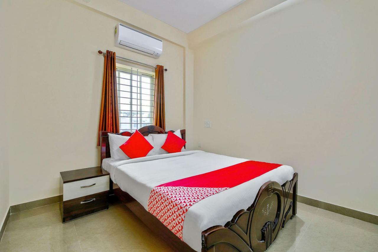 Отель Oyo 39837 Sri Anjaneya Residency Шимога Экстерьер фото