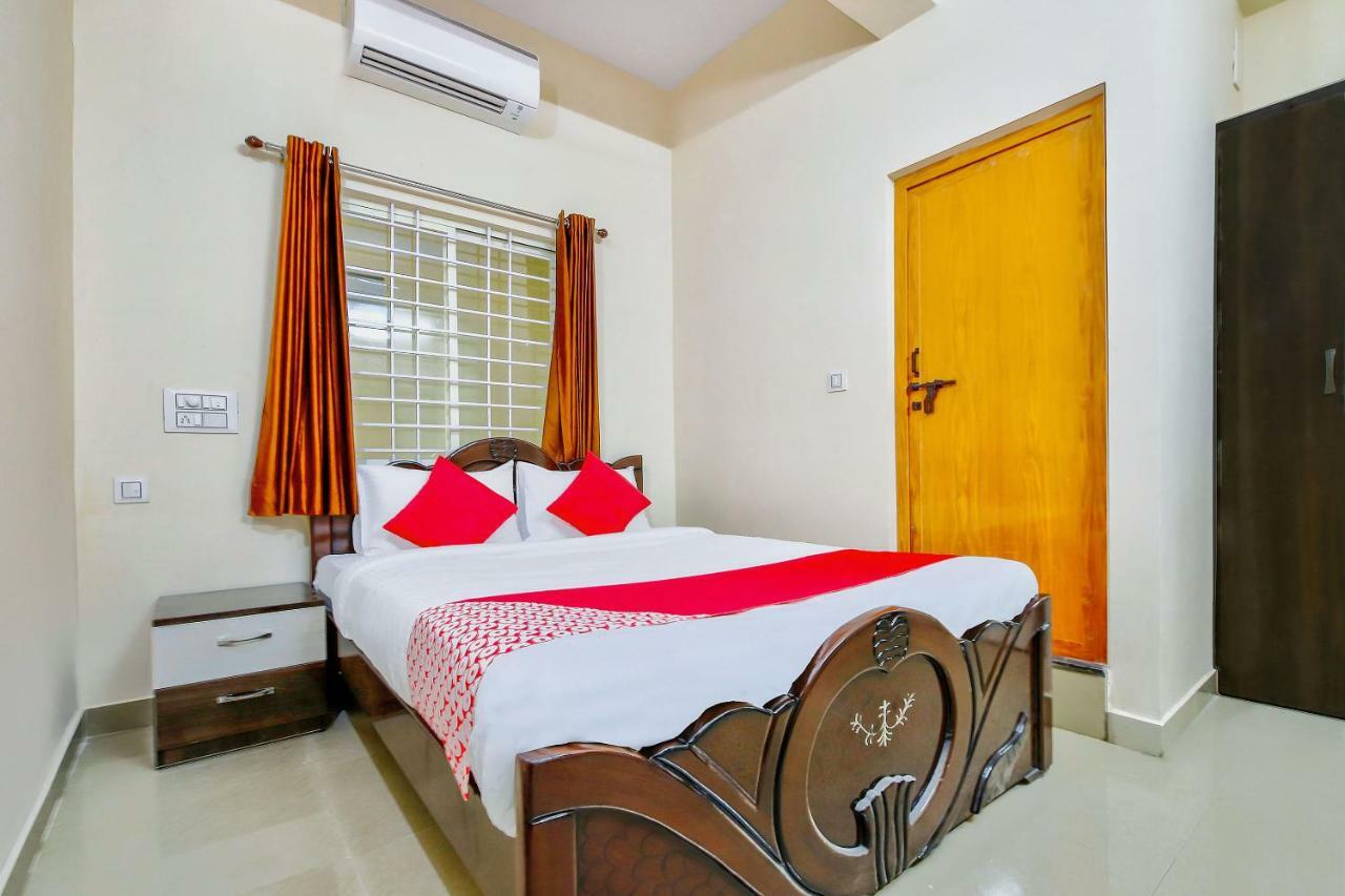 Отель Oyo 39837 Sri Anjaneya Residency Шимога Экстерьер фото